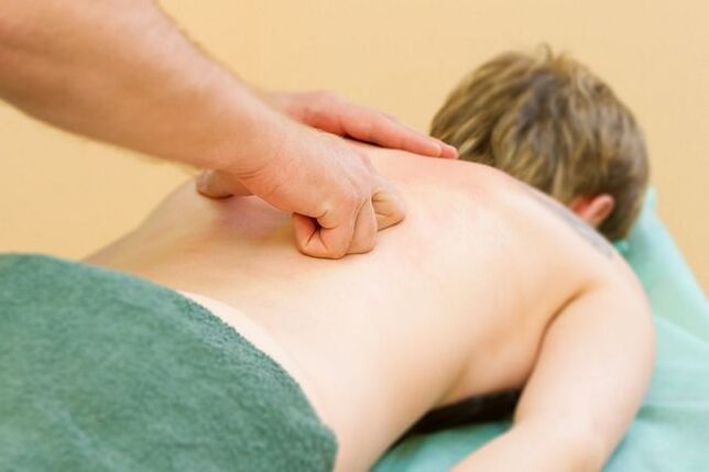 After the examination, the specialist doctors prescribed a special massage therapy to treat thoracic osteosarcoma